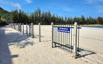Tháo dỡ hàng rào thép gai gây bức xúc dư luận trên bãi biển ở Nha Trang