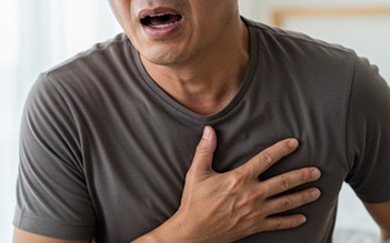 Đau thượng vị tưởng bệnh dạ dày, không ngờ là nhồi máu cơ tim cấp