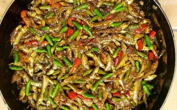 Hương vị quê hương: Cá lòng tong kho rim mộc mạc, đằm sâu