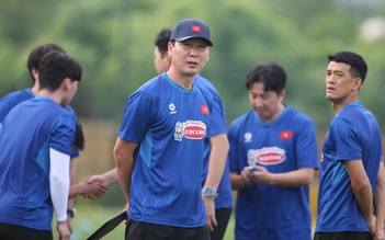 Báo Malaysia bất ngờ khen ngợi HLV Kim Sang-sik: Đội tuyển Việt Nam phải cẩn thận lời ‘mật ngọt’
