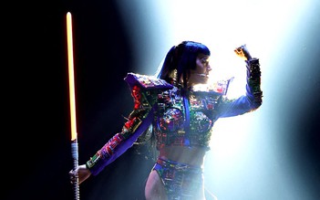 Katy Perry bị fan cuồng quấy rối