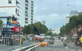 Tông xe, ô tô xoay vòng 180 độ trúng người đi đường