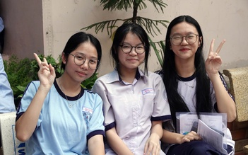 Chấm thi lớp 10 TP.HCM: Đã có điểm 10 môn toán, tiếng Anh