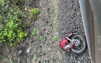 Va chạm với tàu hỏa, 2 người tử vong tại chỗ