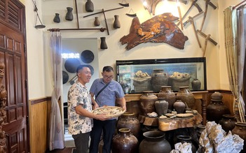 Kể chuyện Kon Tum bằng đồ cổ