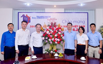 Bí thư T.Ư Đoàn Nguyễn Tường Lâm chúc mừng Báo Thanh Niên