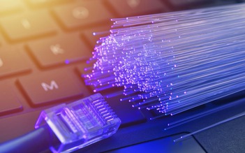 Kỷ lục tốc độ cáp quang: Tải toàn bộ kho phim Netflix trong vài giây