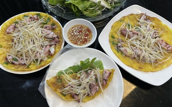 Bánh xèo mực, cắn một miếng nghe vị biển thơm nồng