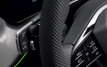 Audi gây tranh cãi bởi cách sắp xếp nút chức năng khi đưa cần số lên vô-lăng