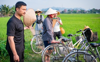 Trung Ruồi, Duy Hưng, Thái Hòa, Neko Lê làm nông dân, dạy con về lòng biết ơn