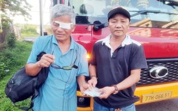 Hành động đẹp của tài xế Bình Định gây xúc động
