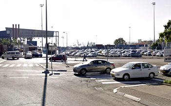 Israel yêu cầu các nhà nhập khẩu ô tô di tản xe điện ra khỏi cảng biển