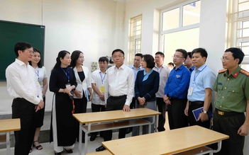 Phó thủ tướng Lê Thành Long kiểm tra chuẩn bị thi tại Quảng Ninh