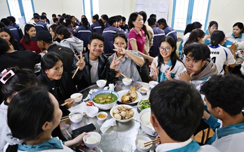 Một điểm thi ở Lâm Đồng phục vụ thí sinh ăn ngày 3 bữa