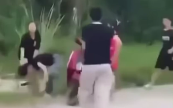 Điều tra nhóm nữ sinh chém một nữ sinh bị thương nặng