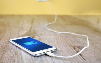 Mẹo giúp điện thoại sạc pin nhanh hơn
