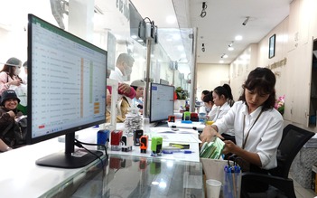 Công chức từ Bình Dương và Bà Rịa - Vũng Tàu tới TP.HCM làm từ mấy giờ?