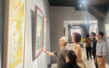 Có gì độc đáo ở triển lãm 'Dệt sắc màu tơ'?