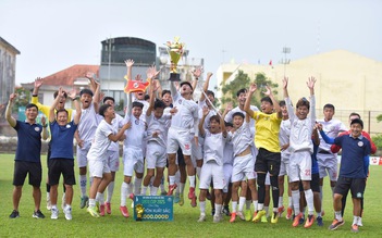 2 nửa buồn vui của cựu danh thủ Cảng Sài Gòn, bất ngờ với giải DNTU