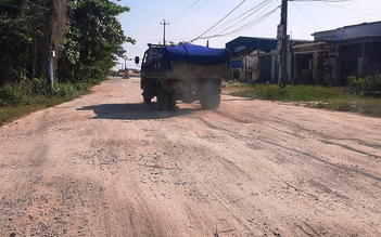 8 năm không làm xong hơn 700 m đường