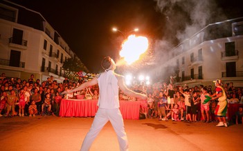 'Hè rực rỡ tại Aquamarine' khuấy động phủ Diễn 