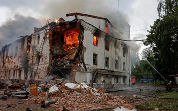 Chiến sự Ukraine ngày 1.200: Kyiv nói bắn hạ Su-35, tranh cãi về trao đổi tù binh