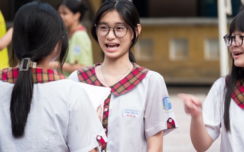 Thi lớp 10 môn toán, thí sinh quên mang... compa, thước kẻ