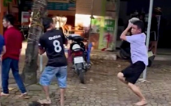 Dùng gạch đá tấn công người khác, phạm tội gì?