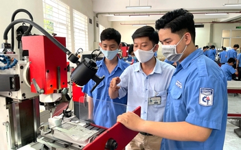 Trường ĐH nào được đào tạo cả CĐ và trung cấp?