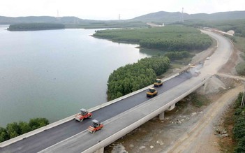 Chuẩn bị mặt bằng cho 'siêu dự án'