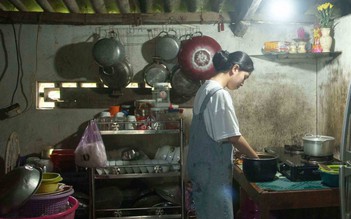 Giấc mơ đại học của nữ sinh có mẹ bị ung thư