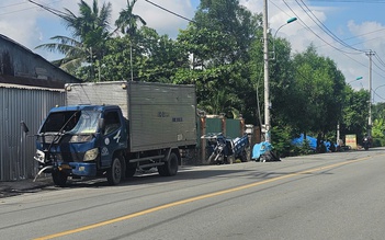 TP.HCM: Tai nạn liên hoàn ở xã Xuân Thới Sơn, 2 người bị thương nặng