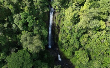 Phát hiện 2 thác nước nằm trong rừng sâu phía tây Quảng Ngãi