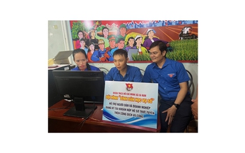 Hỗ trợ bà con các xã biên giới giải quyết thủ tục hành chính