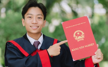 Thành tích 'dữ dội' của nam sinh Lâm Đồng 10 điểm tiếng Anh tốt nghiệp THPT