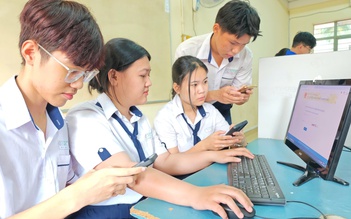 Dự báo điểm chuẩn ĐH nhìn từ phổ điểm thi tốt nghiệp THPT 2025