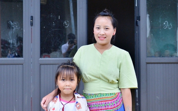 Niềm vui của người dân vùng biên cương Y Tý trong ngày nhận nhà mới