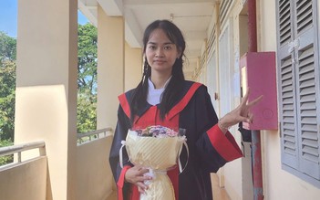 Thủ khoa ở Vĩnh Long: 'Bẻ lái' từ kinh tế sang sư phạm