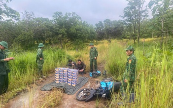 Bắt quả tang vụ vận chuyển pháo lậu qua biên giới