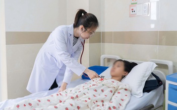 Bé gái 13 tuổi nguy kịch do biến chứng đái tháo đường loại 1