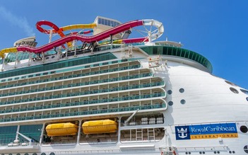 Căn bệnh bí ẩn tấn công hàng loạt du khách trên siêu du thuyền