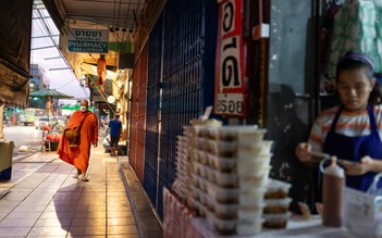 Thêm một sư bị cáo buộc biển thủ quỹ chùa, có tình nhân ở Thái Lan