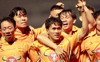 Nổi tiếng bậc nhất Việt Nam, HAGL vẫn ‘trắng sóng’ danh hiệu: Nỗi buồn không của riêng ai!