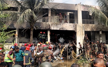 Thương vong lớn trong vụ chiến đấu cơ đâm vào trường học ở Bangladesh
