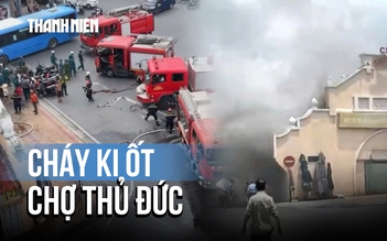 Cháy ki ốt trong chợ Thủ Đức, nghi do chập điện