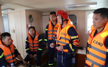 Rà từng hòn đảo tìm người mất tích vụ lật tàu ở Hạ Long