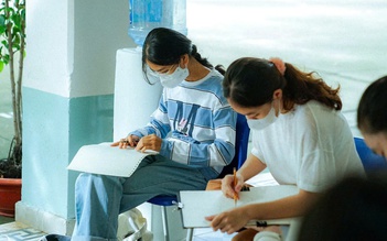 Phải thi đánh giá đầu vào chọn môn lớp 10: Phụ huynh lo lắng, trường nói gì?