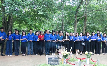 Đoàn Thanh niên Mặt trận Tổ quốc, các đoàn thể T.Ư hành trình về nguồn