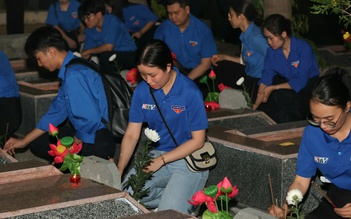 Hàng trăm đoàn viên, thanh niên Khánh Hòa thắp nến tri ân các anh hùng liệt sĩ