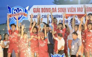 Một cầu thủ đá hỏng 2 quả 11 m, đội Trường ĐH Đồng Tháp đánh rơi chức vô địch